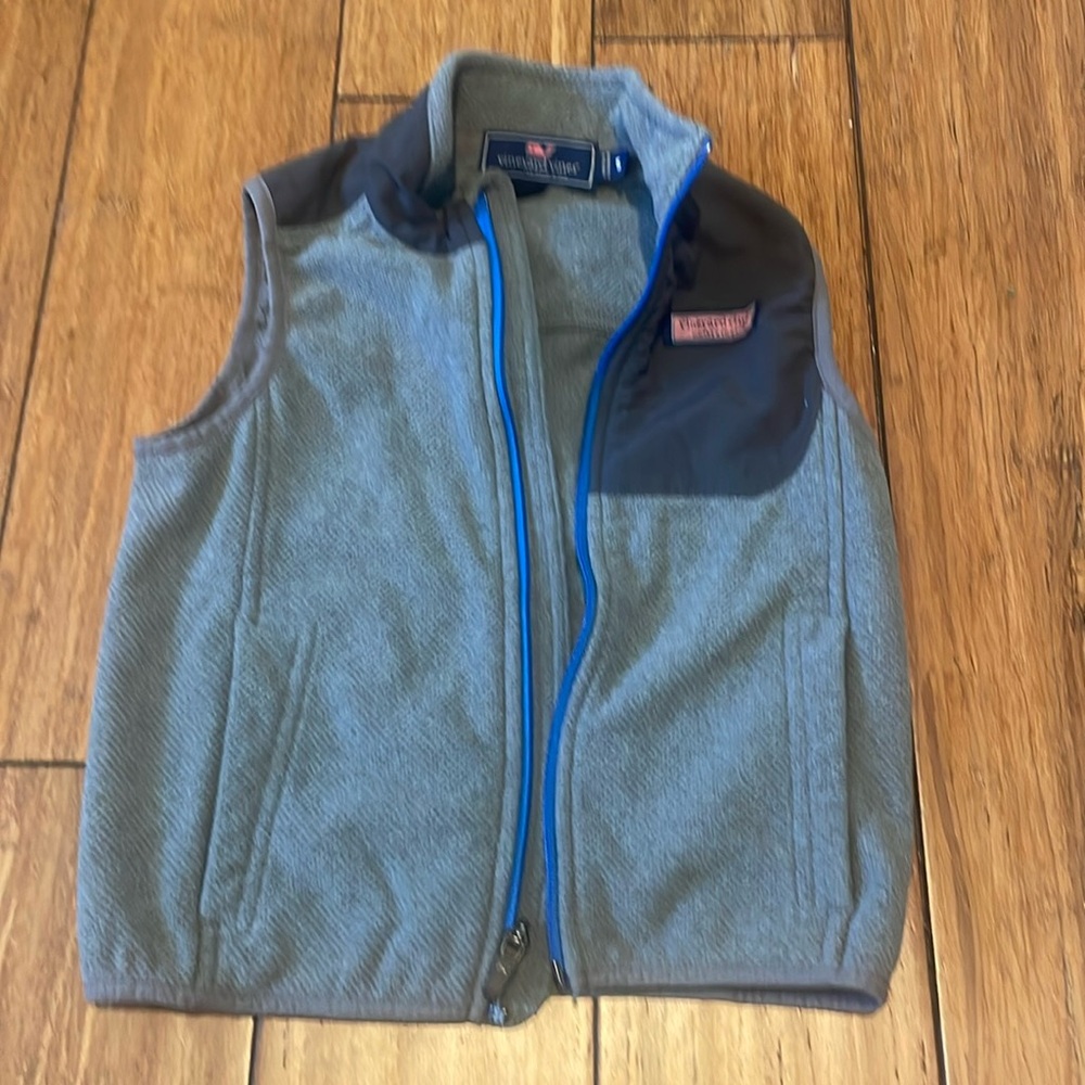 Vineyard vines gray fleece vest size 5 like new condition